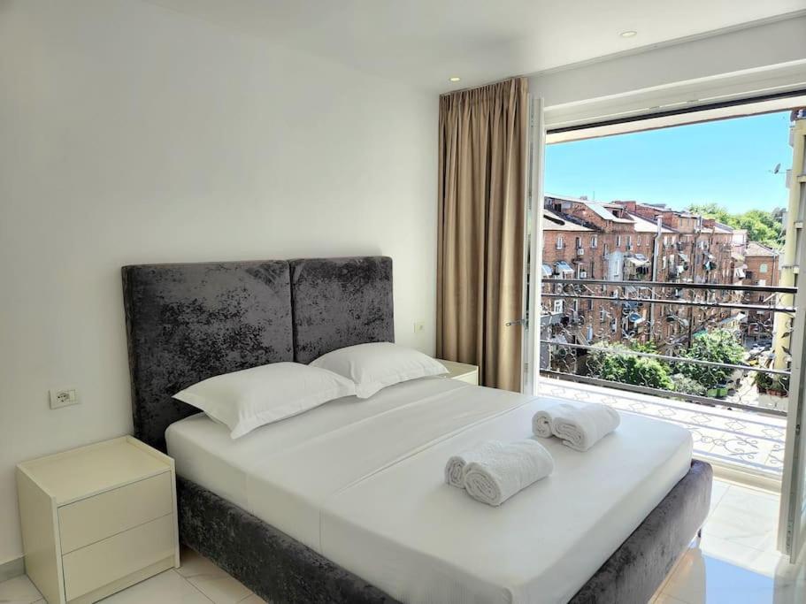 Center Penthouse Oasis Leilighet Tiranë