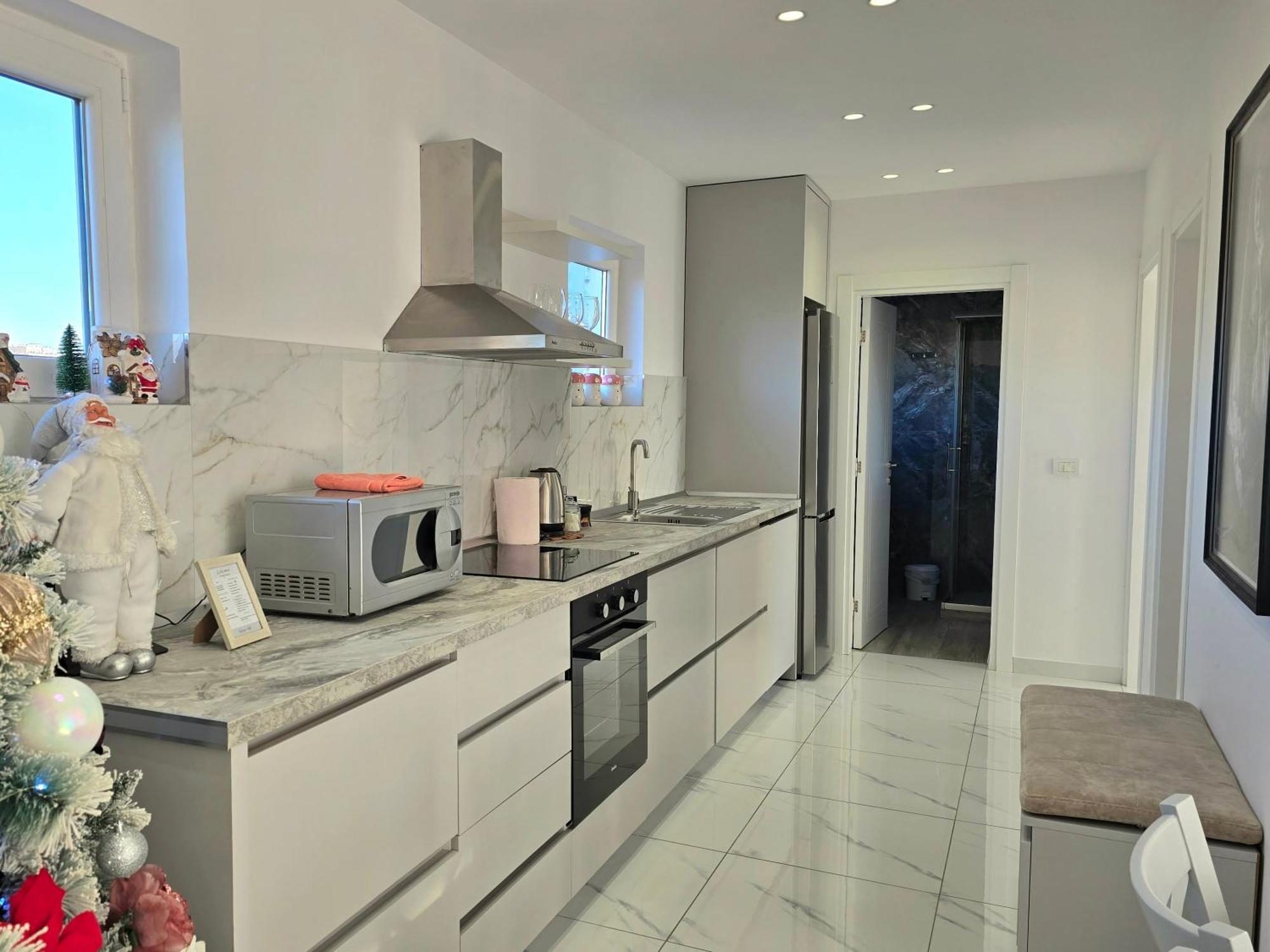 Center Penthouse Oasis * Tiranë