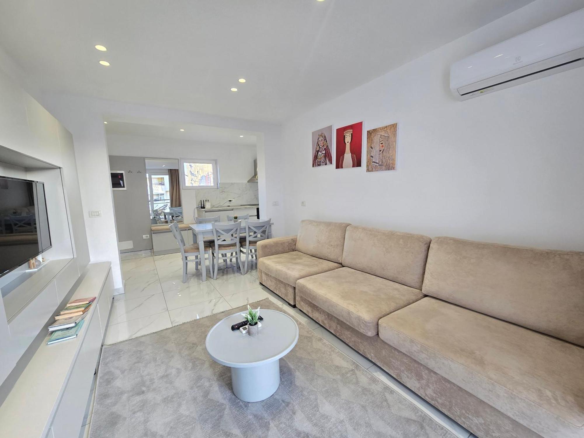 Center Penthouse Oasis Tiranë